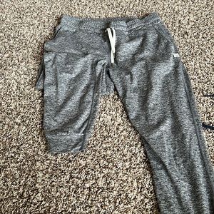 Vuori womens size small joggers